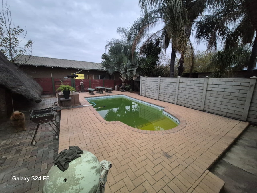 3 Bedroom Property for Sale in Oos Einde North West